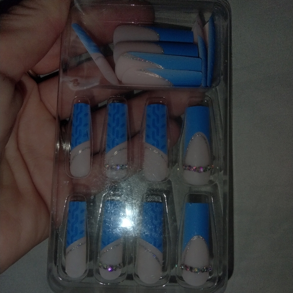 Nails - Picture 3 of 4